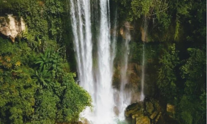 Curug Sawer via Google Maps Curug Sawer, 1. Curug Badak, 2. Curug Agung Galunggung, 3. Curug Ciparay, 4. Curug Dengdeng, 5. Curug Cimedang, 6. Curug Sawer, 7. Curug Batu Blek, 8. Curug Cimanintin, 9. Curug Batu Mahpar, 10. Curug Putih, 11. Curug Cileutak, 12. Curug Koja, 13. Curug Gado Bangkong, 14. Curug Cihanjung, 15. Curug Arjuna, 16. Curug Wayang Tasikmalaya, 17. Curug Amoh, 18. Curug Ti’ah (Landeuh), 19. Curug Cinunjang, 20. Curug Paseh, 21. Curug Cipinaha, 22. Curug Ciwatin, 23. Curug Bunar, 24. Curug Tonjong, 25. Curug Gedus, 26. Curug Patapaan, 27. Curug Gegebos, 28. Curug Teureup, 29. Curug Entep