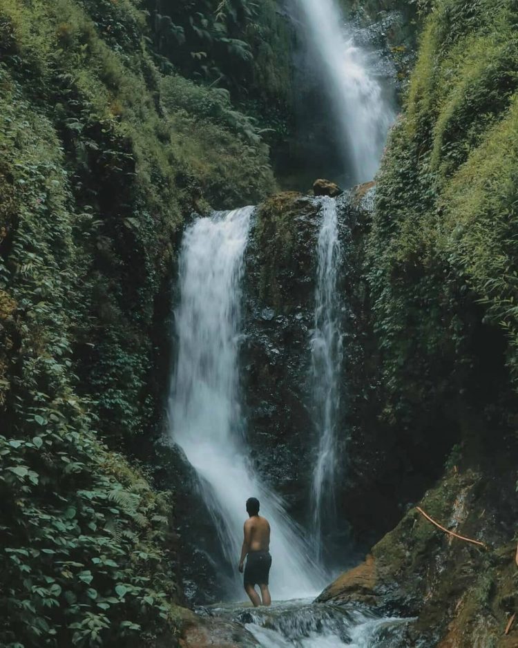 Curug Tapak Kuda via IG @exploremajalengka - curug di Cirebon, 1. Curug Cigetruk, 2. Curug Sawer, 3. Curug Putri Palatungan, 4. Curug Cipeuteuy, 5. Curug Landung, 6. Curug Tapak Kuda, 7. Curug Sabuk, 8. Curug Sidomba
