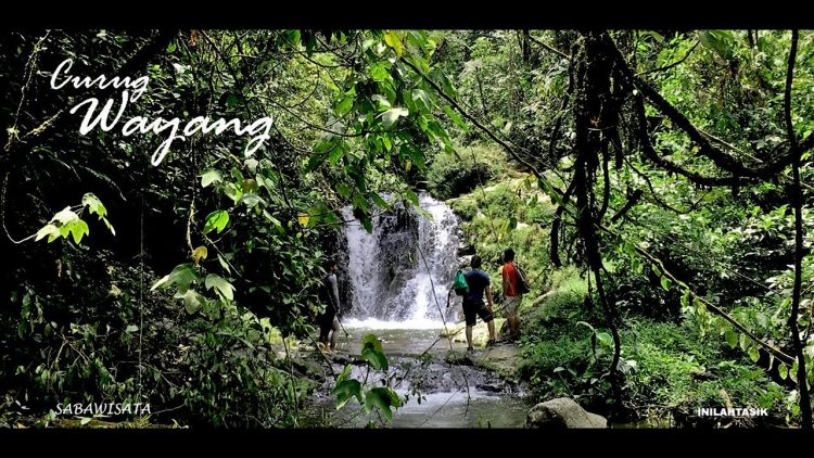 Curug Wayang Tasikmalaya via Youtube sabawisata, 1. Curug Badak, 2. Curug Agung Galunggung, 3. Curug Ciparay, 4. Curug Dengdeng, 5. Curug Cimedang, 6. Curug Sawer, 7. Curug Batu Blek, 8. Curug Cimanintin, 9. Curug Batu Mahpar, 10. Curug Putih, 11. Curug Cileutak, 12. Curug Koja, 13. Curug Gado Bangkong, 14. Curug Cihanjung, 15. Curug Arjuna, 16. Curug Wayang Tasikmalaya, 17. Curug Amoh, 18. Curug Ti’ah (Landeuh), 19. Curug Cinunjang, 20. Curug Paseh, 21. Curug Cipinaha, 22. Curug Ciwatin, 23. Curug Bunar, 24. Curug Tonjong, 25. Curug Gedus, 26. Curug Patapaan, 27. Curug Gegebos, 28. Curug Teureup, 29. Curug Entep