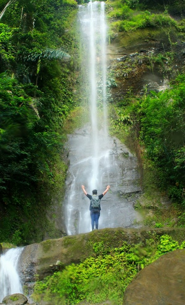 Curug Winujati Foto by Baronz Poetra, 1. Curug Landung, 2. Curug Cikahuripan Kuningan, 3. Curug Putri Palutungan, 4. Curug Ngelay Kuningan, 5. Curug Sidomba, 6. Curug Cisurian Kuningan, 7. Curug Payung Palutungan, 8. Curug Winujati, 9. Curug Bangkong, 10. Curug Cilengkrang Kuningan, 11. Curug Nyandung, 12. Curug Cigalagah, 13. Curug Gongseng, 14. Curug Paranje, 15. Curug Cibuntu, 16. Curug Sagarahiang, 17. Curug Luhur Kuningan, 18. Curug Parakan Panjang, 19. Curug Cibunar, 20. Curug Lebak Jeruk