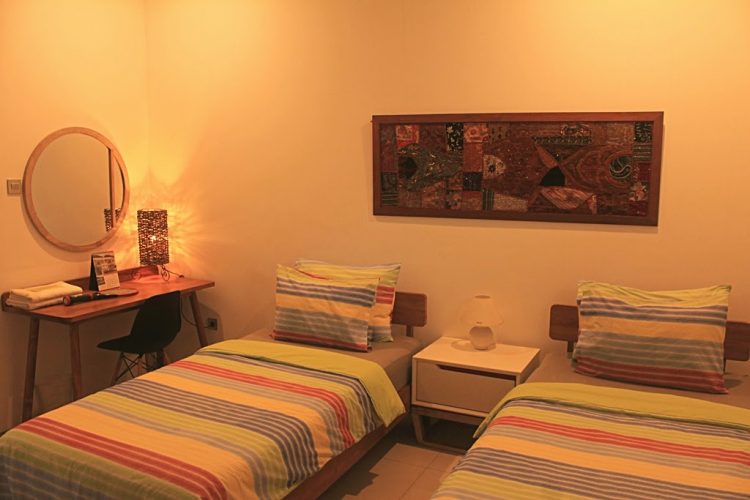 twin-bed (two single beds), 1. Mari Mulai dari Sayana Bed &amp; Breakfast, Oase Homey di Tengah Keramaian Bandung , 2. Sisco Bed and Breakfast, “Rumah Kedua” yang Nggak Jauh dari Beberapa Kampus Populer di Bandung, 3. Untuk Akomodasi Hemat di Sekitar Sukajadi, Magnolia Bed &amp; Breakfast Siap Menjamu Kalian dengan Keramahan ala Rumah Sendiri, 4. Rasakan Serunya Punya “Rumah Sendiri” di Kawasan Dago Atas dengan Menginap di Rumah Kiboku Bed &amp; Breakfast, 5. Sedangkan Jika Ingin Merasakan “Punya Rumah Sendiri” di Sekitar Lembang, Rose Chamber Bed &amp; Breakfast Layak Untuk Dijamahi, 6.Summerbird Bed and Brasserie, B&amp;B Konsep Baru yang Keren dan Instagramable Banget! 
