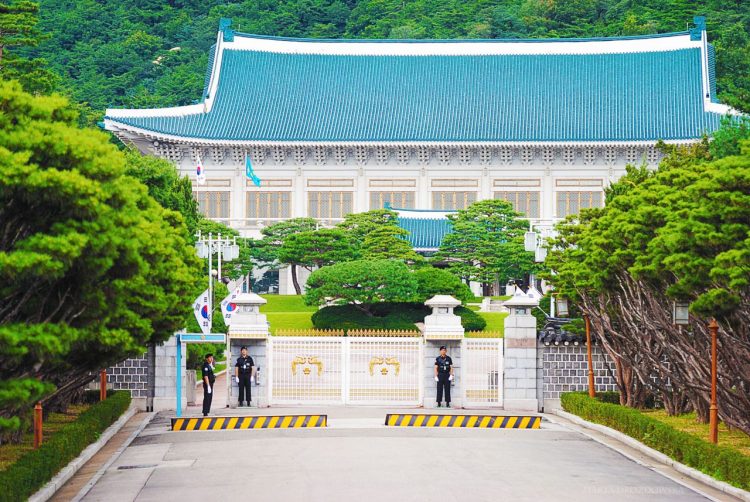 Blue House, Mengurus Visa Korea, Transportasi Menuju Seoul, Memilih Penginapan di Seoul, Rekomendasi Tempat Wisata di Seoul, Rekomendasi Tempat Wisata di Seoul Lainnya, Tempat Wisata Belanja di Seoul, Wisata Budaya Tradisional Korea, Destinasi Wisata Tradisional, Tempat Wisata Paling Instagramable di Seoul, Tempat Wisata Paling Palace di Seoul, Museum di Seoul yang Wajib Dikunjungi, Tempat Wisata untuk Pencinta K-Pop di Seoul, Wisata Alam dan Taman di Seoul