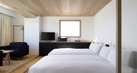 Contemporary Room 705 Non-Smoking