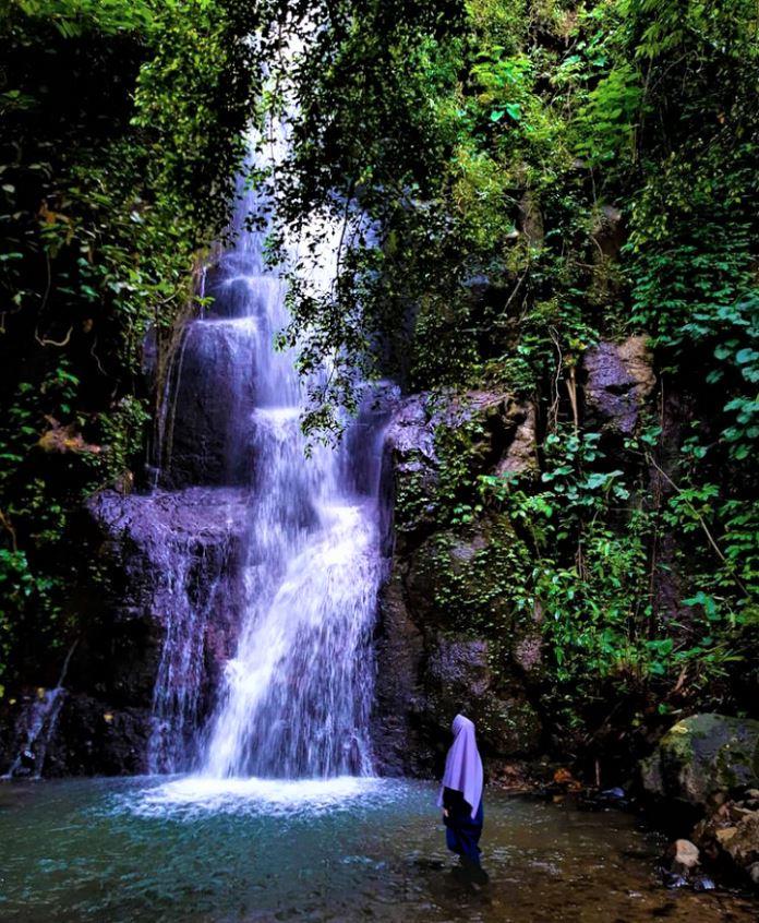 Curug Pitu via IG @anisarzgya_r, 1. Curug Panaraban, 2. Curug Tumpuk Telu, 3. Curug Genting, 4. Curug Pletuk, 5. Curug Pitu, 6. Curug Bolong, 7. Curug Sirawe, 8. Curug Giri Tirta, 9. Curug Mrawu, 10. Curug Sikopel, 11. Curug Sinoman, 12. Curug Pundung Sewu, 13. Air Terjun Pertinggi, 14. Curug Cileret Banjarnegara, 15. Curug Gondang, 16. Air Terjun Tawana, 17. Air Terjun Sigrenjeng, 18. Obyek Wisata Curug Kali Kembang, 19. Air Terjun Semangkung