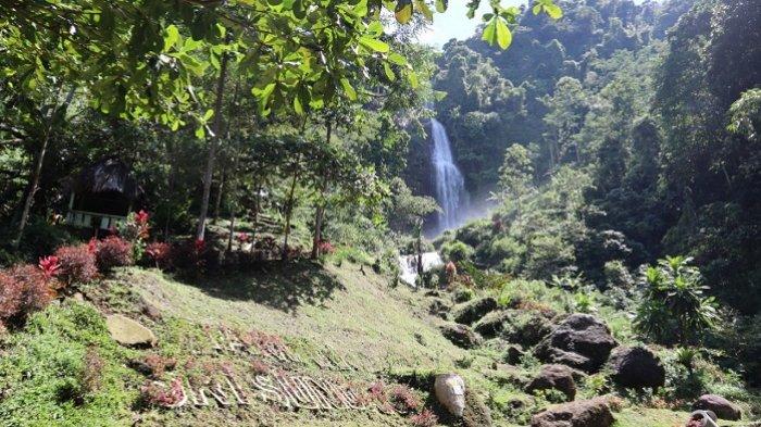 Curug Pletuk via Tribunnews, 1. Curug Panaraban, 2. Curug Tumpuk Telu, 3. Curug Genting, 4. Curug Pletuk, 5. Curug Pitu, 6. Curug Bolong, 7. Curug Sirawe, 8. Curug Giri Tirta, 9. Curug Mrawu, 10. Curug Sikopel, 11. Curug Sinoman, 12. Curug Pundung Sewu, 13. Air Terjun Pertinggi, 14. Curug Cileret Banjarnegara, 15. Curug Gondang, 16. Air Terjun Tawana, 17. Air Terjun Sigrenjeng, 18. Obyek Wisata Curug Kali Kembang, 19. Air Terjun Semangkung