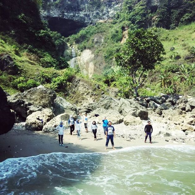 Curug Sawangan via Instagram, 1. Curug Wringin, 2. Curug Gemawang, 3. Curug Leses, 4. Curug Sudimoro, 5. Curug Silangit, 6. Grojogan Kuang, 7. Curug Kedungwuni, 8. Curug Sawangan, 9. Curug Kedondong, 10. Curug Karang Gemantung , 11. Air Terjun Kalicurug, 12. Air Terjun Sindaro Kebumen, 13. Curug Domas Kebumen, 14. Curug Pandansari, 15. Air Terjun Silancur, 16. Air Terjun Sikebut