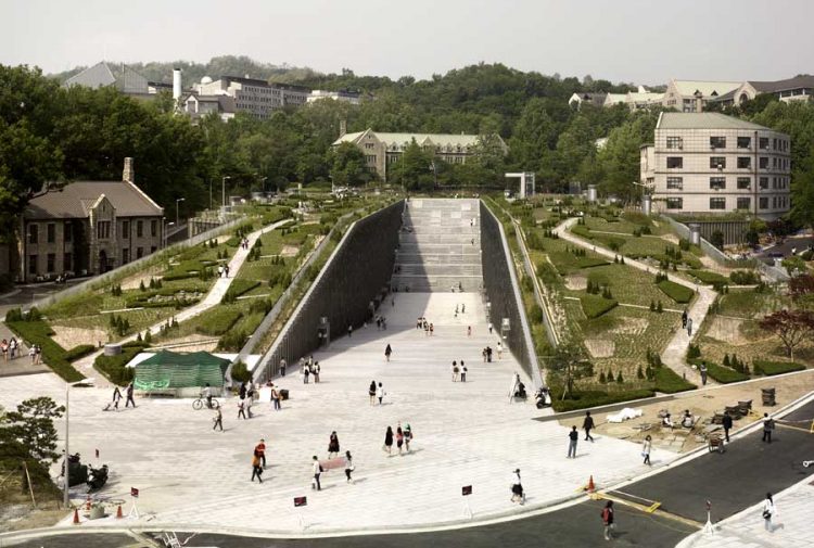 Ewha Women University, Mengurus Visa Korea, Transportasi Menuju Seoul, Memilih Penginapan di Seoul, Rekomendasi Tempat Wisata di Seoul, Rekomendasi Tempat Wisata di Seoul Lainnya, Tempat Wisata Belanja di Seoul, Wisata Budaya Tradisional Korea, Destinasi Wisata Tradisional, Tempat Wisata Paling Instagramable di Seoul, Tempat Wisata Paling Palace di Seoul, Museum di Seoul yang Wajib Dikunjungi, Tempat Wisata untuk Pencinta K-Pop di Seoul, Wisata Alam dan Taman di Seoul