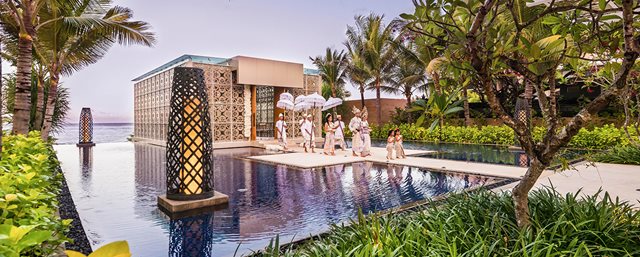 Harmony Chapel The mulia resort nusa dua, 1. Mulia Resort Nusa Dua, Hotel Mewah dengan Dua Kapel Romantis di Tepi Pantai Nusa Dua, 2. Selebrity Hong Kong, Sharon Chan dan Pasangannya, Memilih Conrad Bali Sebagai Venue Wedding dan Bulan Madu Mereka , 3. Villa Bayuh Sabbha, Pernah Menjadi Saksi Janji Suci Antara Tamara Bleszynski dan Mike Lewis, 4. Mari Beralih ke Ayana Spa &amp; Resort Bali, Tempat Franda dan Samuel Zylgwyn Mengikat Janji, 5. Dan Tentu Saja Jangan Lupakan Alila Villas Soori, Tempatnya Raffi Ahmad dan Nagita Slavina Menggelar Private Party di Bali