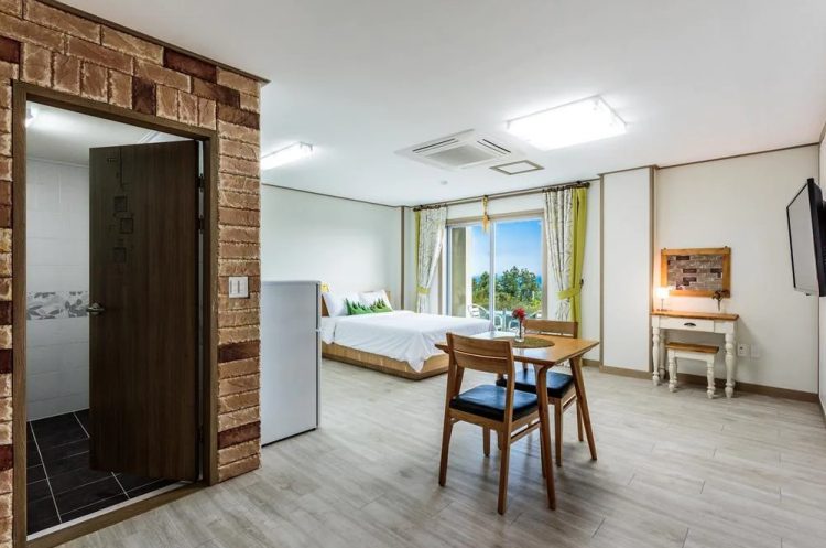 Kamar Deluxe Krabi Pension via Agoda