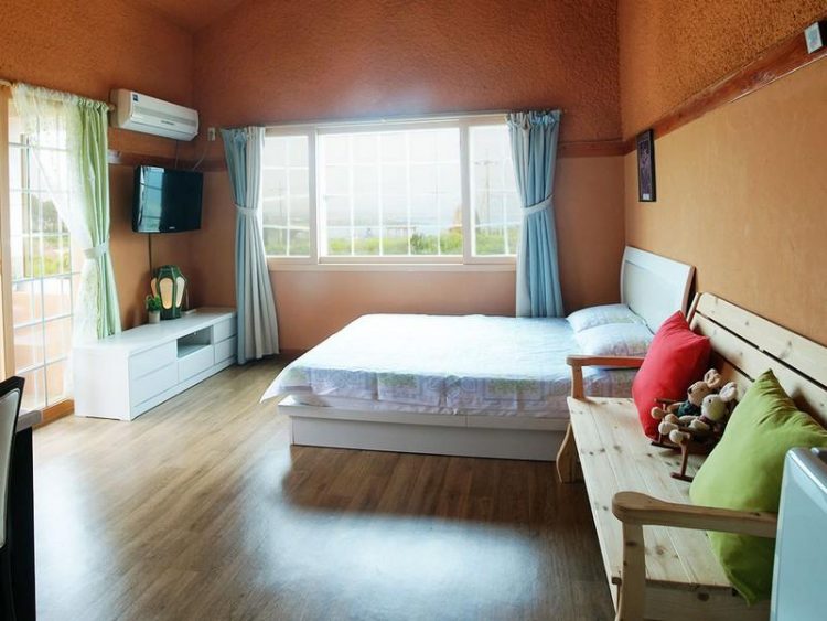 Kamar Family White Nest Pension via Agoda