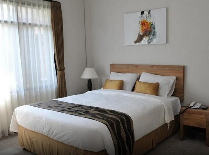 Kamar Keluarga (4 Dewasa), 1. Mari Mulai dari Sayana Bed &amp; Breakfast, Oase Homey di Tengah Keramaian Bandung , 2. Sisco Bed and Breakfast, “Rumah Kedua” yang Nggak Jauh dari Beberapa Kampus Populer di Bandung, 3. Untuk Akomodasi Hemat di Sekitar Sukajadi, Magnolia Bed &amp; Breakfast Siap Menjamu Kalian dengan Keramahan ala Rumah Sendiri, 4. Rasakan Serunya Punya “Rumah Sendiri” di Kawasan Dago Atas dengan Menginap di Rumah Kiboku Bed &amp; Breakfast, 5. Sedangkan Jika Ingin Merasakan “Punya Rumah Sendiri” di Sekitar Lembang, Rose Chamber Bed &amp; Breakfast Layak Untuk Dijamahi, 6.Summerbird Bed and Brasserie, B&amp;B Konsep Baru yang Keren dan Instagramable Banget! 