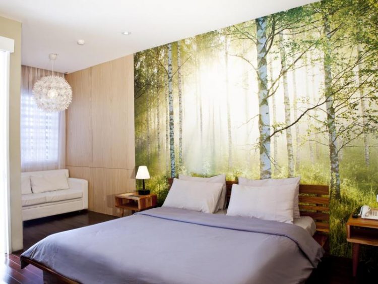Kamar dengan tema The Deer Hunter via agoda, 1. Mari Mulai dari GH Universal, Hotel dengan Arsitektur TERKEREN di Seantero Bandung, 2. Hotel Padma, Hotel dengan View TERINDAH: Menghadap ke Arah Lembah, Cyin!, 3. Stevie G, Hotel dengan Konsep TERUNIK, Khususnya untuk Fans Liverpool, 4. Untuk Pengalaman Berenang yang Memuaskan, Menginaplah di Oasis Siliwangi Boutique Hotel yang Memiliki Kolam Renang TERBAIK Sekelas Waterpark, 5. Trans Luxury Hotel Bandung, Hotel Mewah dengan Fasilitas Hiburan TERLENGKAP, 6. Mencari Hotel dengan View Pedesaan? Menginaplah di Sapu Lidi, Hotel dengan View TER-UDIK se-Bandung Raya., 7. Untuk Liburan Berkesan yang Nggak Bikin Kantong Bolong, Menginap Saja di Cottonwood Bed & Breakfast, Hotel Berbintang TERMURAH dalam Daftar Ini., 8. Last But Not Least, Kalian Dapat Mencicipi Sepenggal Keharuman Sejarah Masa Lalu Bandung dengan Menginap di Savoy Homann, Hotel TERTUA dan Paling Bersejarah dalam Daftar Rekomendasi Ini.