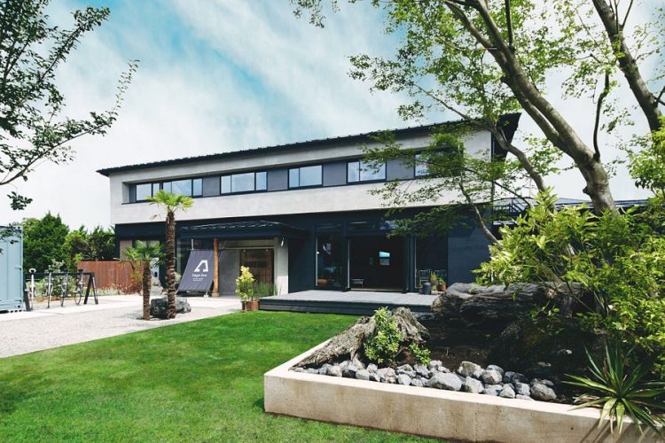 Kagelow Mt.Fuji Hostel Kawaguchiko via Tripadvisor, 1. Kenalan dengan Koe House Kawaguchiko, Yuk! Rate Awalnya Masih Dibawah JPY2000, Lho, 2. Mt Fuji Hostel Michaels, Budget Hotel yang Punya Fasilitas Bar, 3. Berminat Untuk Jalan-jalan ke Danau Kawaguchiko? Nginepnya di K’s House Mt.Fuji Saja!, 4. Kalian Bisa Menikmati Keindahan Gunung Fuji Sambil Berendam di Onsen-nya Kawaguchiko Station Inn, Lho!, 5. Kagelow Mt.Fuji Hostel Kawaguchiko, Cocok Bagi Traveller yang Ngaku Sebagai Instagrammer, 6. Saatnya Kenalan dengan Fujiyoshida Youth Hostel yang Selalu Dapat Rating Tinggi di Berbagai Situs Booking Hotel, 7. Satu Lagi Hostel Budget yang Siap Menyambut Kalian dengan Suasana yang Cukup Instagram-able, yaitu Hostel &amp; Salon Saruya, 8. Dan, Sempatkan Untuk Nginap di Royal Hotel Kawaguchiko, Hotel Budget yang Punya Onsen Keren