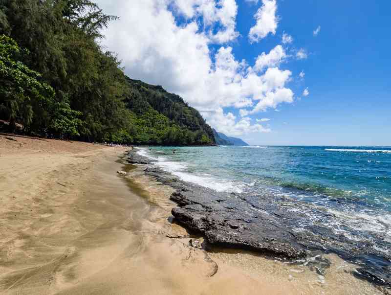 Kauapea Beach via Shutterstock, Pantai di Hawaii, the Big Island, Pantai di Pulau Maui, the Valley Isle, Pantai di Pulau Oahu, the Gathering Island, Pantai di Pulau Kauai, the Garden Isle, Pantai di Pulau Lanai, the Pineapple Isle