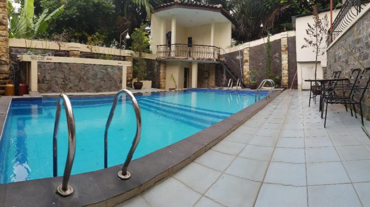 Kolam renang Hotel Scarlet Bukit Pakar via Agoda
