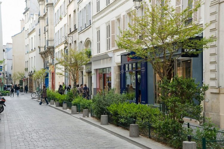 Le Marais via etihad, 1. Palace of Versailles, 2. Fontainebleau, 3. Sceaux, 4. Mont Saint Michel, 5. Saint-Germain-en-Laye, 6. Provins, 7. Chartres, 8. Reims, 9. Giverny, 10. Menara Eiffel, 11. Musee du Louvre, 12. Notre Dame de Paris, 13. Arc de Triomphe, 14. Champs-Élysées, 15. Sacré-Cœur, 16. Tuileries Garden, 17. Jardin du Luxembourg, 18. Montmartre, 19. Musée d’Orsay, 20. Disneyland Paris, 21. Place de la Concorde, 22. The Centre Pompidou, 23. Le Marais, 24. Champ de Mars, 25. Palais Garnier, 26. Montparnasse Tower, 27. Panthéon, 28. Rodin Museum, 29. Conciergerie, 30. Pont des Arts, 31. Musée de l’Orangerie, 32. Grand Palais, 33. La Villette