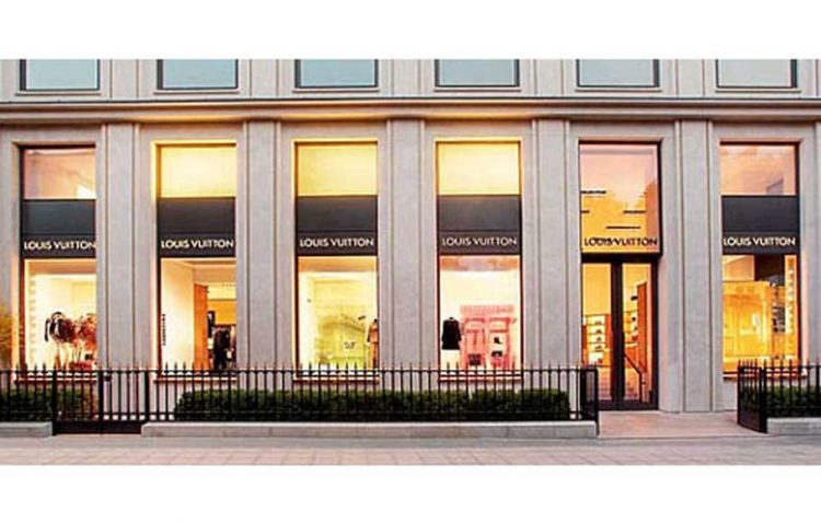 Louis Vuitton di Avenue Montaigne via Beritasatu, Tips Secara Umum, # Shopping Street dan Distrik Belanja Populer, # Pusat Perbelanjaan, # Toko Diskon, # Pasar Tradisional, Barang Antik, dan Sejenisnya, # Barang-barang Vintage, # Tempat Lainnya di Paris, #Jenis Tempat Belanja/Nama Tempat, #Ukuran dan warna, #Seputar pembayaran