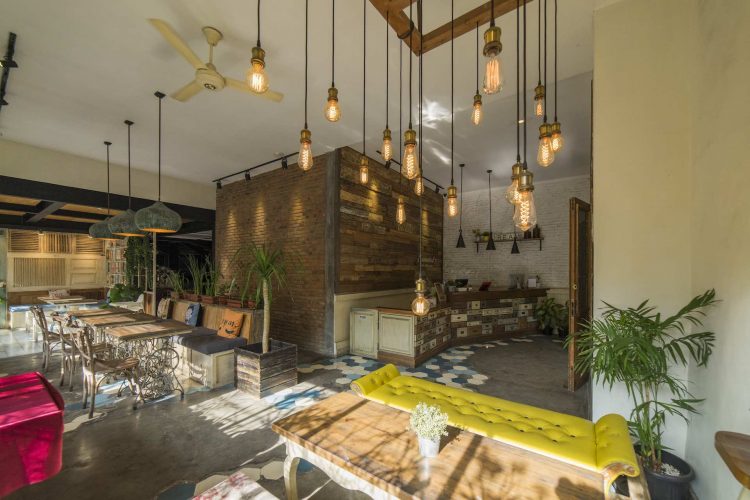 Main Lobby, 1. Mari Mulai dari Sayana Bed &amp; Breakfast, Oase Homey di Tengah Keramaian Bandung , 2. Sisco Bed and Breakfast, “Rumah Kedua” yang Nggak Jauh dari Beberapa Kampus Populer di Bandung, 3. Untuk Akomodasi Hemat di Sekitar Sukajadi, Magnolia Bed &amp; Breakfast Siap Menjamu Kalian dengan Keramahan ala Rumah Sendiri, 4. Rasakan Serunya Punya “Rumah Sendiri” di Kawasan Dago Atas dengan Menginap di Rumah Kiboku Bed &amp; Breakfast, 5. Sedangkan Jika Ingin Merasakan “Punya Rumah Sendiri” di Sekitar Lembang, Rose Chamber Bed &amp; Breakfast Layak Untuk Dijamahi, 6.Summerbird Bed and Brasserie, B&amp;B Konsep Baru yang Keren dan Instagramable Banget! 