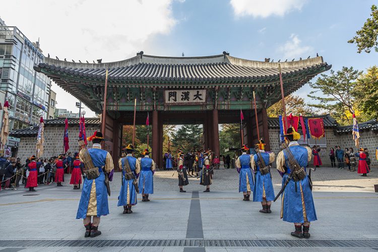 Mengunjungi Deoksugung Palace via Siskamariaeviline.blogspotcom, Mengurus Visa Korea, Transportasi Menuju Seoul, Memilih Penginapan di Seoul, Rekomendasi Tempat Wisata di Seoul, Rekomendasi Tempat Wisata di Seoul Lainnya, Tempat Wisata Belanja di Seoul, Wisata Budaya Tradisional Korea, Destinasi Wisata Tradisional, Tempat Wisata Paling Instagramable di Seoul, Tempat Wisata Paling Palace di Seoul, Museum di Seoul yang Wajib Dikunjungi, Tempat Wisata untuk Pencinta K-Pop di Seoul, Wisata Alam dan Taman di Seoul