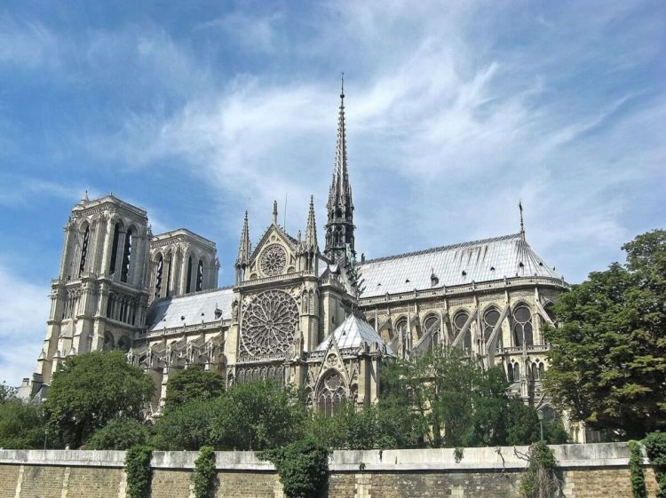 Notre Dame de Paris via Wikipedia, 1. Palace of Versailles, 2. Fontainebleau, 3. Sceaux, 4. Mont Saint Michel, 5. Saint-Germain-en-Laye, 6. Provins, 7. Chartres, 8. Reims, 9. Giverny, 10. Menara Eiffel, 11. Musee du Louvre, 12. Notre Dame de Paris, 13. Arc de Triomphe, 14. Champs-Élysées, 15. Sacré-Cœur, 16. Tuileries Garden, 17. Jardin du Luxembourg, 18. Montmartre, 19. Musée d’Orsay, 20. Disneyland Paris, 21. Place de la Concorde, 22. The Centre Pompidou, 23. Le Marais, 24. Champ de Mars, 25. Palais Garnier, 26. Montparnasse Tower, 27. Panthéon, 28. Rodin Museum, 29. Conciergerie, 30. Pont des Arts, 31. Musée de l’Orangerie, 32. Grand Palais, 33. La Villette