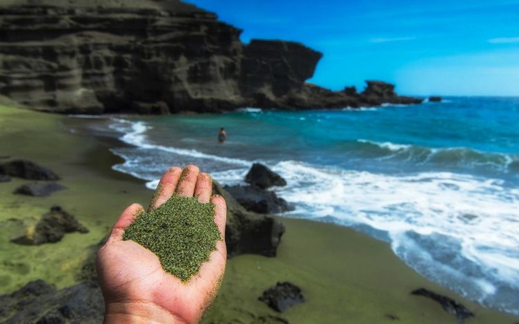 Papakolea Beach atau Green Sand Beach via Sarahbeekmeans, Pantai di Hawaii, the Big Island, Pantai di Pulau Maui, the Valley Isle, Pantai di Pulau Oahu, the Gathering Island, Pantai di Pulau Kauai, the Garden Isle, Pantai di Pulau Lanai, the Pineapple Isle
