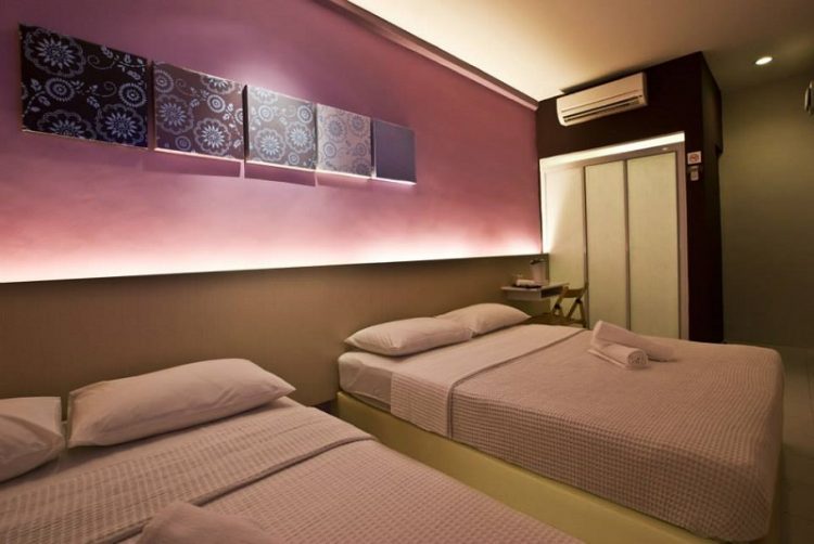 Premium Bed Simms Boutique Hotel Bukit Bintang via Facebook - hotel murah di Kuala Lumpur
