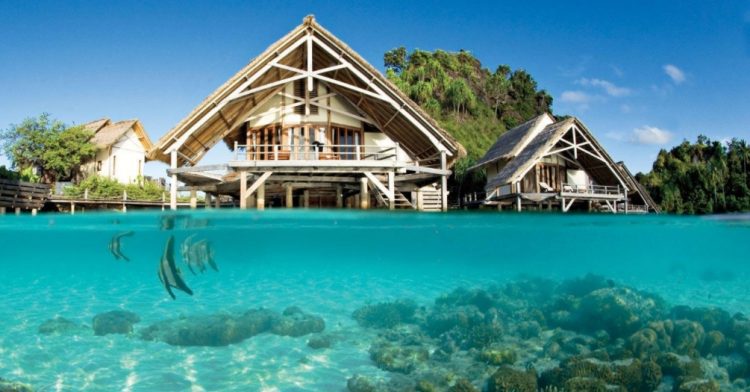 Pulau Bawah, Kepulauan Riau, 1. Mari Mulai Dengan Pulo Cinta, Primadona Wisata Baru di Gorontalo, 2. Masih di Indonesia Timur, Ada Pantai Ora yang Siap Membius Para Pendamba Maladewa, 3. Pulau Dodola, Morotai, Juga Menawarkan Sekeping Pesona Ala Maladewa Lho!, 4. Beralih ke Kalimantan Timur, Bersiaplah Terpesona Dengan Keindahan Pulau Maratua, 5. Ujung Barat Indonesia Pun Memiliki Sepenggal Pesona Maladewa di Pantai Iboih, 6. Pulau Sombori, Sulawesi Tengah, 7. Raja Ampat, Papua Barat, 8. Kepulauan Kei, Maluku Tenggara , 9. Pulau Bawah, Kepulauan Riau