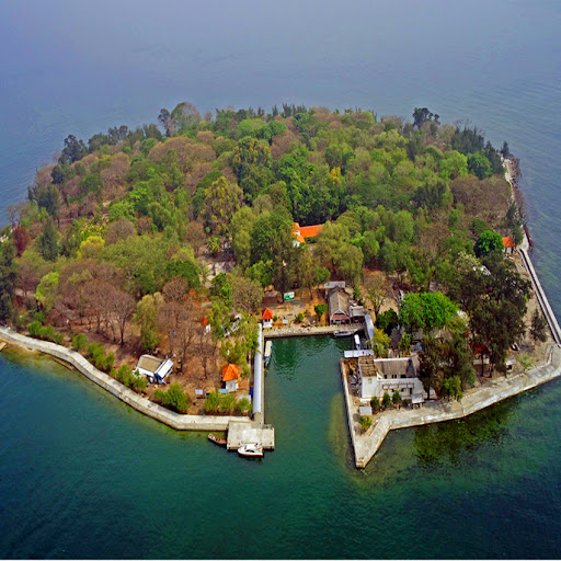 Pulau Onrust via Jakarta Tourisme - 19 Destinasi Wisata di Pulau Seribu Terbaik &amp; TerHits Dikunjungi, Informasi Dasar, Posisi dan Peta Kepulauan Seribu, Destinasi Wisata di Pulau Seribu, Pulau yang Bisa Dikunjungi Oleh Wisatawan, Akses Menuju Kepulauan Seribu