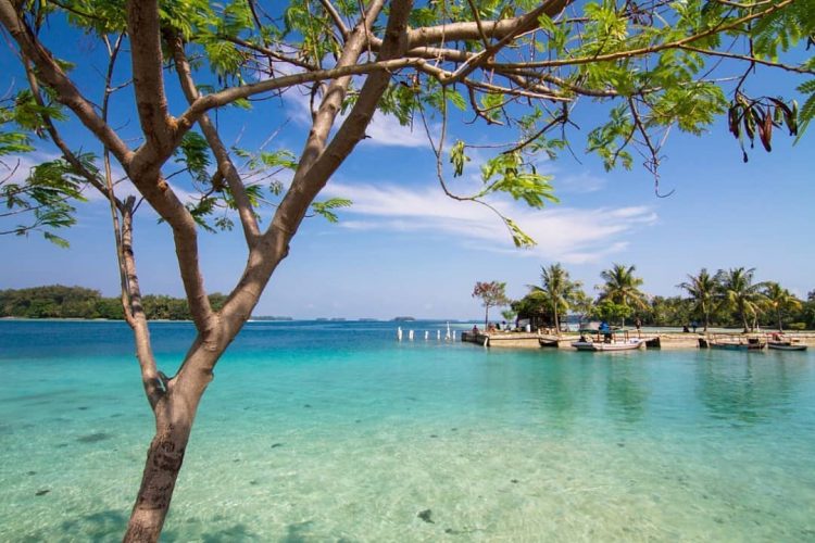 Pulau Papatheo via wisatanusantara - 19 Destinasi Wisata di Pulau Seribu Terbaik &amp; TerHits Dikunjungi, Informasi Dasar, Posisi dan Peta Kepulauan Seribu, Destinasi Wisata di Pulau Seribu, Pulau yang Bisa Dikunjungi Oleh Wisatawan, Akses Menuju Kepulauan Seribu