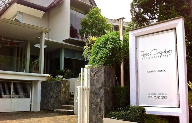 Rose Chamber Bed &amp; Breakfast via Pegipegi, 1. Mari Mulai dari Sayana Bed &amp; Breakfast, Oase Homey di Tengah Keramaian Bandung , 2. Sisco Bed and Breakfast, “Rumah Kedua” yang Nggak Jauh dari Beberapa Kampus Populer di Bandung, 3. Untuk Akomodasi Hemat di Sekitar Sukajadi, Magnolia Bed &amp; Breakfast Siap Menjamu Kalian dengan Keramahan ala Rumah Sendiri, 4. Rasakan Serunya Punya “Rumah Sendiri” di Kawasan Dago Atas dengan Menginap di Rumah Kiboku Bed &amp; Breakfast, 5. Sedangkan Jika Ingin Merasakan “Punya Rumah Sendiri” di Sekitar Lembang, Rose Chamber Bed &amp; Breakfast Layak Untuk Dijamahi, 6.Summerbird Bed and Brasserie, B&amp;B Konsep Baru yang Keren dan Instagramable Banget! 