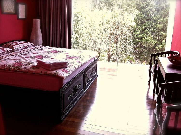 Rose Room, 1. Mari Mulai dari Sayana Bed &amp; Breakfast, Oase Homey di Tengah Keramaian Bandung , 2. Sisco Bed and Breakfast, “Rumah Kedua” yang Nggak Jauh dari Beberapa Kampus Populer di Bandung, 3. Untuk Akomodasi Hemat di Sekitar Sukajadi, Magnolia Bed &amp; Breakfast Siap Menjamu Kalian dengan Keramahan ala Rumah Sendiri, 4. Rasakan Serunya Punya “Rumah Sendiri” di Kawasan Dago Atas dengan Menginap di Rumah Kiboku Bed &amp; Breakfast, 5. Sedangkan Jika Ingin Merasakan “Punya Rumah Sendiri” di Sekitar Lembang, Rose Chamber Bed &amp; Breakfast Layak Untuk Dijamahi, 6.Summerbird Bed and Brasserie, B&amp;B Konsep Baru yang Keren dan Instagramable Banget! 