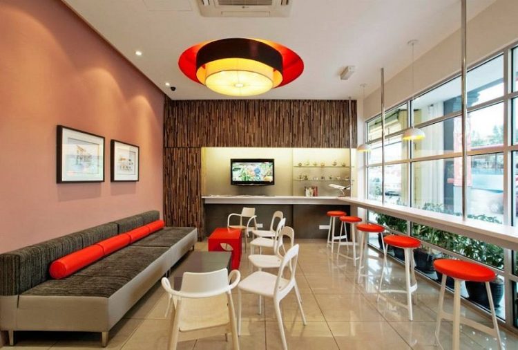 Ruang bersama Simms Boutique Hotel Bukit Bintang via facebook - hotel murah di Kuala Lumpur