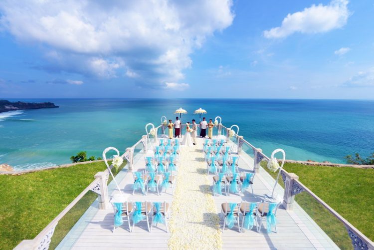 Sky Venue, 1. Mulia Resort Nusa Dua, Hotel Mewah dengan Dua Kapel Romantis di Tepi Pantai Nusa Dua, 2. Selebrity Hong Kong, Sharon Chan dan Pasangannya, Memilih Conrad Bali Sebagai Venue Wedding dan Bulan Madu Mereka , 3. Villa Bayuh Sabbha, Pernah Menjadi Saksi Janji Suci Antara Tamara Bleszynski dan Mike Lewis, 4. Mari Beralih ke Ayana Spa &amp; Resort Bali, Tempat Franda dan Samuel Zylgwyn Mengikat Janji, 5. Dan Tentu Saja Jangan Lupakan Alila Villas Soori, Tempatnya Raffi Ahmad dan Nagita Slavina Menggelar Private Party di Bali