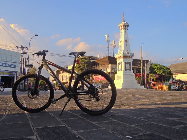 Si Woles, 1. JavaBali Trans Wisata (Sewasepedajogja.com), 2. Si Woles (Siwoles.com), 3. Sindutrans.com, 4. Agi Bike Rental Jogja, 5. Sewa Sepeda JogjaBike (jogjabike.id), 6. ArmadaRent.com (Tutup Permanen), 7. Pondok Sepeda