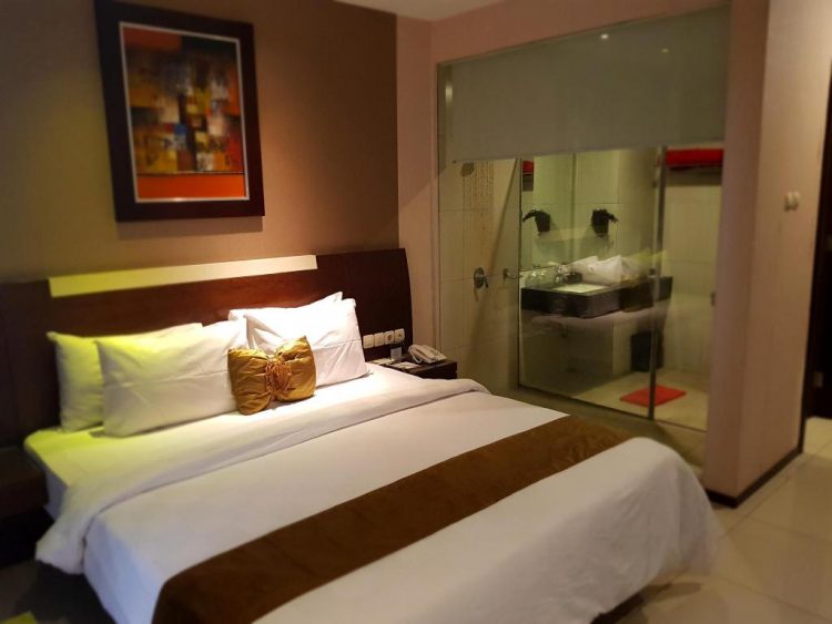 Suasana Kamar Hotel Scarlet Bukit Pakar via Agoda