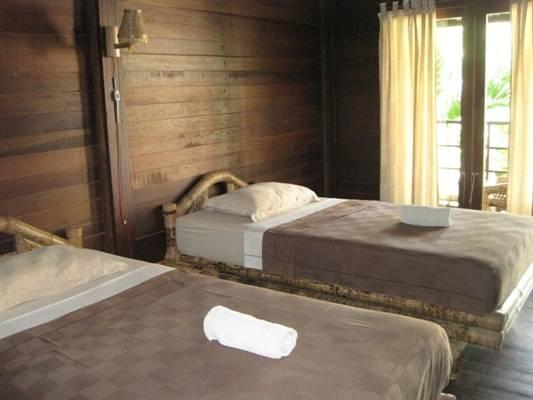 Suasana Kamar di Oceane Paradise Bungalow via Agoda, 1. Good For Ya Knee Hostel & Bungalows, Akomodasi Murah Meriah Berjarak 5 Menit Jalan Kaki dari Pantai, 2. Budget Kaki Lima Tapi Ingin Akomodasi dengan Privasi Lebih? Angel’s Cottage Jawabannya, 3. Menginap dalam Suasana Eco Friendly yang Ramah Budget Bisa Kalian Dapatkan di Little Woodstock Homestay, 4. Oceane Paradise Bungalow, Cocok Bagi Kalian yang Ingin Menginap Nyaman dengan Harga Hemat, 5. Kalian Juga Dapat Mempertimbangkan Giliano Residence untuk Pilihan Akomodasi Budget nan Nyaman, 6. Ingin Menjauh Sejenak dari Peradaban Modern Tanpa Harus Jauh-jauh dari Pusat Keramaian? Coba Lirik Denaya Lodge, deh!, 7. Gili Bagaz Cottage Hadir Untuk Kalian yang Merindukan Nuansa Etnik Jawa dengan Harga Budget, 8. Walau Rate-nya Terbilang Budget, Fasilitas di Trawangan Oasis Hotel Ini Cukup Lengkap Untuk Memanjakan Wisatawan, 9. Hotel Vila Ombak, 10. Natya Hotel Gili Trawangan, 11. The Trawangan Resort, 12. Pearl of Trawangan, 13. Santorini Beach Resort, 14. Mango Dive & Bungalow
