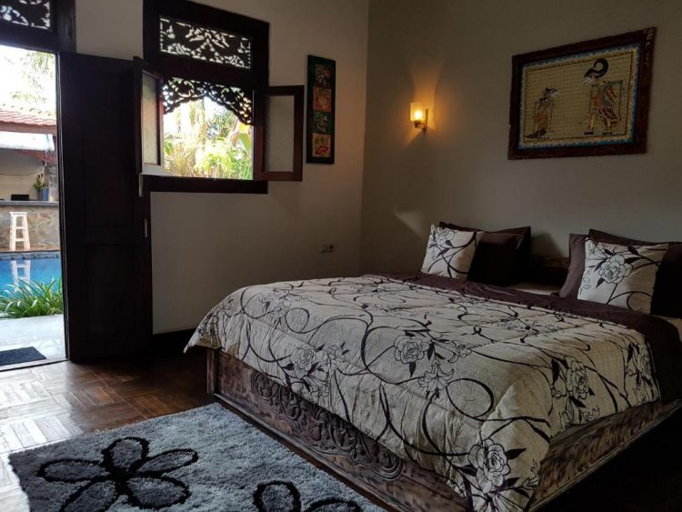 Suasana Kamar di Gili Bagaz Cottage Hotel via Booking, 1. Good For Ya Knee Hostel & Bungalows, Akomodasi Murah Meriah Berjarak 5 Menit Jalan Kaki dari Pantai, 2. Budget Kaki Lima Tapi Ingin Akomodasi dengan Privasi Lebih? Angel’s Cottage Jawabannya, 3. Menginap dalam Suasana Eco Friendly yang Ramah Budget Bisa Kalian Dapatkan di Little Woodstock Homestay, 4. Oceane Paradise Bungalow, Cocok Bagi Kalian yang Ingin Menginap Nyaman dengan Harga Hemat, 5. Kalian Juga Dapat Mempertimbangkan Giliano Residence untuk Pilihan Akomodasi Budget nan Nyaman, 6. Ingin Menjauh Sejenak dari Peradaban Modern Tanpa Harus Jauh-jauh dari Pusat Keramaian? Coba Lirik Denaya Lodge, deh!, 7. Gili Bagaz Cottage Hadir Untuk Kalian yang Merindukan Nuansa Etnik Jawa dengan Harga Budget, 8. Walau Rate-nya Terbilang Budget, Fasilitas di Trawangan Oasis Hotel Ini Cukup Lengkap Untuk Memanjakan Wisatawan, 9. Hotel Vila Ombak, 10. Natya Hotel Gili Trawangan, 11. The Trawangan Resort, 12. Pearl of Trawangan, 13. Santorini Beach Resort, 14. Mango Dive & Bungalow