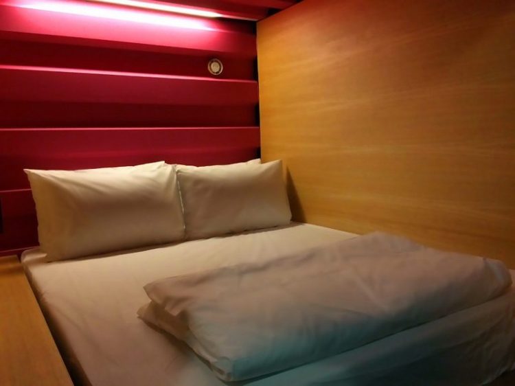 Suasana di dalam Capsule Mix via capsulecontainer - hotel murah di Kuala Lumpur