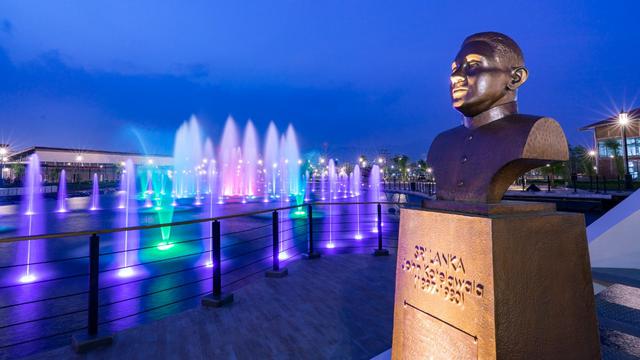 Taman Asia Afrika Bandung via Liputan6, 1. Mari Mulai dari Taman Khusus bagi Kalian yang Masih Single, yaitu Taman Jomblo, 2. Tak Seperti Namanya, Taman Lansia ini Tak Hanya Keren Bagi para Senior, Tapi Untuk Siapa Saja, 3. Suka Dengan Fotografi dan Segala Pernak-perniknya? Taman Fotografi Ini Jadi Taman yang Tepat untuk Kalian Semua!, 4. Bagi yang Ingin Menikmati Suasana Taman Sambil Ngeceng, Taman Musik Centrum inilah Tempatnya, 5. Suka Sepakbola? Kunjungi Taman Persib yang Ada di Jalan Supratman, Bandung, 6. Mencari Romantisme Sambil Nonton Film? Jelas Bisa, Karena di Bandung Kini Ada Taman Film, 7. Taman Identik Dengan Bunga, dan Taman Pustaka Bunga Ini Salah Satu yang Paling Keren di Bandung, 8. Merasa Jago Main Skateboard, Atau Sekedar Ingin Belajar dari Ahlinya? Mainlah ke Taman Skateboard, 9. Mungkin Inilah Taman Paling Aman di Bandung, karena Banyak Superhero Nongkrong di Taman Superhero, 10. Taman Balaikota Memang Nggak Pernah Mati Gaya, Apalagi Karena Sekarang Disana Ada Gembok Cinta, 11. Beberapa Bangunan Kuno di Kota Bandung Bisa Kalian Nikmati di Sekitar Taman Vanda, 12. Nggak Hanya Manusia yang Doyan Hangout, Tapi Hewan Juga. Karena Itulah di Bandung Ada Pet Park, 13. Bikin badanmu berotot sambil hangout di Taman Fitness, 14. Lapangan Rumput Sintetis Bukan Hanya Monopoli Lapangan Sepakbola, karena Taman Alun-Alun Bandung Juga Punya. Bahkan Lebih Luas dan Lebih Keren!, 15. Kiara Artha Park, 16. Taman Lalu Lintas Ade Irma Suryani Nasution, 17. Teras Cikapundung, 18. Peta Park, 19. Taman Sejarah Bandung, 20. Taman Cibeunying, 21. Alun-Alun Cicendo, 22. Alun-alun Ujung Berung, 23. Tegallega Lampion Park, 24. Taman Labirin, 25. Taman Gesit, 26. Taman Veteran, 27. Taman Badak, 28. Taman Dewi Sartika, 29. Taman Asia Afrika Bandung