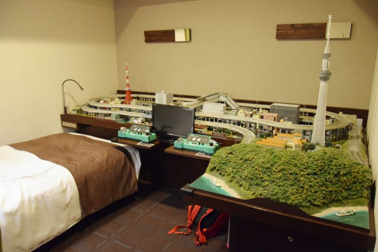 Train Room Akihabara Washington Hotels via Gigazine