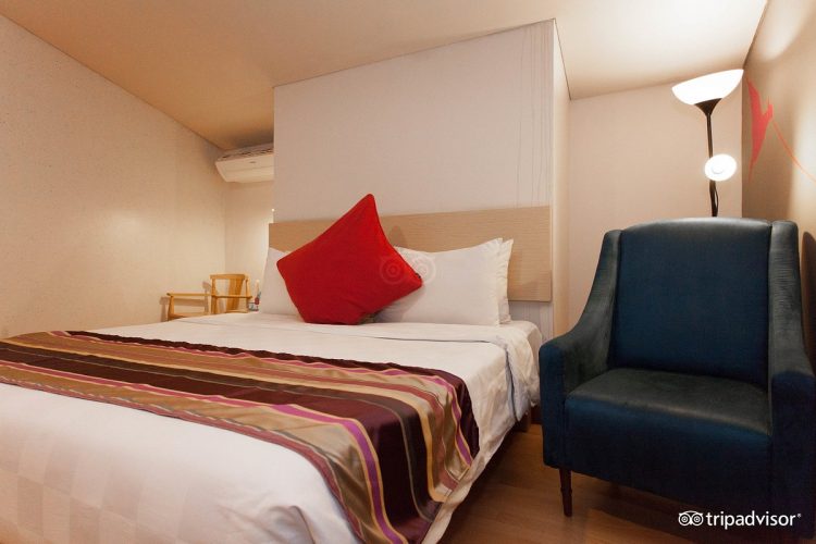 Trendy Duplex via Tripadvisor