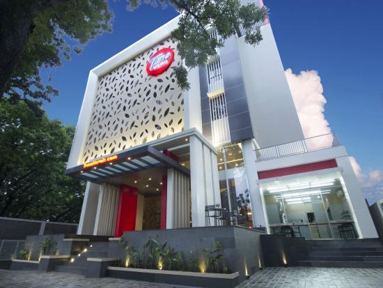 Tune Hotel Dago via Tripadvisor