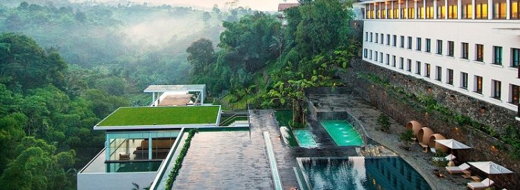 View keren di Hotel Padma via padmahotelbandung, 1. Mari Mulai dari GH Universal, Hotel dengan Arsitektur TERKEREN di Seantero Bandung, 2. Hotel Padma, Hotel dengan View TERINDAH: Menghadap ke Arah Lembah, Cyin!, 3. Stevie G, Hotel dengan Konsep TERUNIK, Khususnya untuk Fans Liverpool, 4. Untuk Pengalaman Berenang yang Memuaskan, Menginaplah di Oasis Siliwangi Boutique Hotel yang Memiliki Kolam Renang TERBAIK Sekelas Waterpark, 5. Trans Luxury Hotel Bandung, Hotel Mewah dengan Fasilitas Hiburan TERLENGKAP, 6. Mencari Hotel dengan View Pedesaan? Menginaplah di Sapu Lidi, Hotel dengan View TER-UDIK se-Bandung Raya., 7. Untuk Liburan Berkesan yang Nggak Bikin Kantong Bolong, Menginap Saja di Cottonwood Bed & Breakfast, Hotel Berbintang TERMURAH dalam Daftar Ini., 8. Last But Not Least, Kalian Dapat Mencicipi Sepenggal Keharuman Sejarah Masa Lalu Bandung dengan Menginap di Savoy Homann, Hotel TERTUA dan Paling Bersejarah dalam Daftar Rekomendasi Ini.