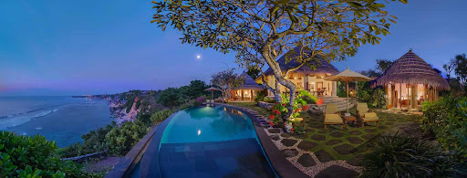 Villa Bayuh Sabbha, 1. Villa The Pala Pandawa – villa atas tebing pemandangan laut dengan 6 kamar tidur di Uluwatu Bali, 2. Villa Bayuh Sabbha – villa atas tebing pemandangan laut dengan 5 kamar tidur di Uluwatu Bali, 3. Villa Marie – villa atas tebing pemandangan laut dengan 6 kamar tidur di Uluwatu Bali, 4. Villa Suluban Cliff – villa atas tebing pemandangan laut dengan 6 kamar tidur di Uluwatu Bali, 5. Villa Istana – villa atas tebing dengan 5 kamar tidur di Uluwatu Bali, 6. Villa The Luxe Bali – villa atas tebing pemandangan laut dengan 3 kamar tidur di Uluwatu Bali, 7. Villa Pandawa, 8. Vivo Villas, 9. Shiva Villas, 10. The Wyn Villa, 11. Hillstone, 12. Uma Bingin, 13. Mahi-Mahi Villa, 14. Hideaway Residence, 15. Airis Luxury, 16. Bahagia Villas, 17. Amertha Colibri