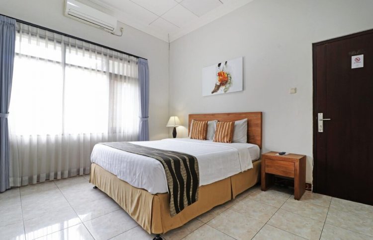 Kamar Standard Double - Ranjang, 1. Mari Mulai dari Sayana Bed &amp; Breakfast, Oase Homey di Tengah Keramaian Bandung , 2. Sisco Bed and Breakfast, “Rumah Kedua” yang Nggak Jauh dari Beberapa Kampus Populer di Bandung, 3. Untuk Akomodasi Hemat di Sekitar Sukajadi, Magnolia Bed &amp; Breakfast Siap Menjamu Kalian dengan Keramahan ala Rumah Sendiri, 4. Rasakan Serunya Punya “Rumah Sendiri” di Kawasan Dago Atas dengan Menginap di Rumah Kiboku Bed &amp; Breakfast, 5. Sedangkan Jika Ingin Merasakan “Punya Rumah Sendiri” di Sekitar Lembang, Rose Chamber Bed &amp; Breakfast Layak Untuk Dijamahi, 6.Summerbird Bed and Brasserie, B&amp;B Konsep Baru yang Keren dan Instagramable Banget! 