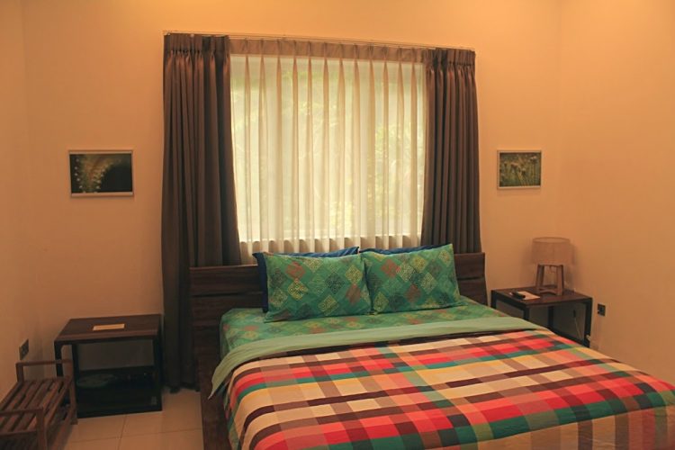 double-bed king size, 1. Mari Mulai dari Sayana Bed &amp; Breakfast, Oase Homey di Tengah Keramaian Bandung , 2. Sisco Bed and Breakfast, “Rumah Kedua” yang Nggak Jauh dari Beberapa Kampus Populer di Bandung, 3. Untuk Akomodasi Hemat di Sekitar Sukajadi, Magnolia Bed &amp; Breakfast Siap Menjamu Kalian dengan Keramahan ala Rumah Sendiri, 4. Rasakan Serunya Punya “Rumah Sendiri” di Kawasan Dago Atas dengan Menginap di Rumah Kiboku Bed &amp; Breakfast, 5. Sedangkan Jika Ingin Merasakan “Punya Rumah Sendiri” di Sekitar Lembang, Rose Chamber Bed &amp; Breakfast Layak Untuk Dijamahi, 6.Summerbird Bed and Brasserie, B&amp;B Konsep Baru yang Keren dan Instagramable Banget! 