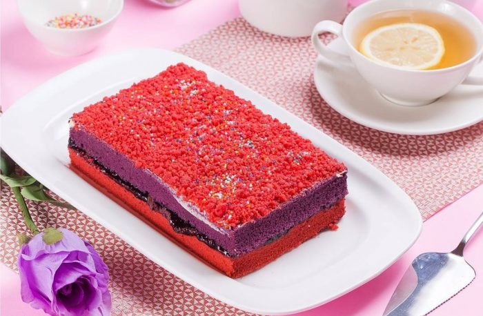 ASIX Cake, 1. Apel Malang, 2. Sari apel, 3. Aneka Keripik Buah, 4. Keripik Tempe, 5. Keripik Ceker, 6. Keripik Kentang Macan, 7. Aneka Olahan Telo di Republik Telo, 8. Pia Mangkok, 9. Malang Strudel, 10. Ledre Pisang Bangka, 11. Madu Klanceng, 12. Kaos dan Souvenir Khas Malang, 13. Keramik Dinoyo, 14. Frozen Bakso, 15. Bakpao Sayang, 16. ASIX Cake, 17. Makobu Cake (Tutup Permanen), 18. Queen Apple (Tutup Permanen), 19. Puthu Lanang Celaket, 20. Jenang Apel, 21. Onde-Onde Depot HTS, 22. Carang Mas, 23. Cokelat Tempe, 24. Keripik Singkong Cap Lumba-Lumba, 25. Batik Topeng Malangan, 26. Petis Udang, 27. Onde-Onde Wijen, 28. Putu Lanang, 29. Makaroni Pedas, 30. Kopi Robusta Dampit Malang