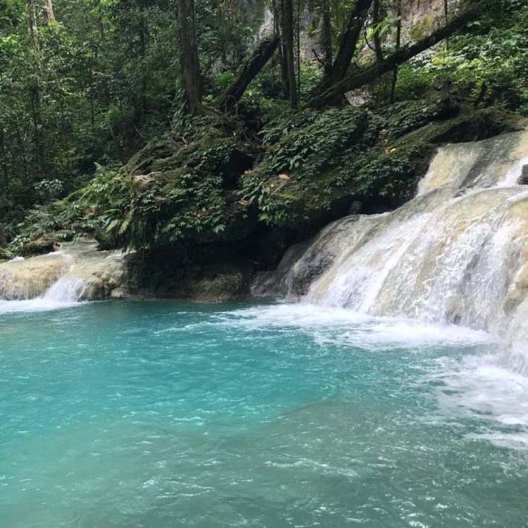 Air Terjun Bihewa, Nabire via IG @pesonaid_travel