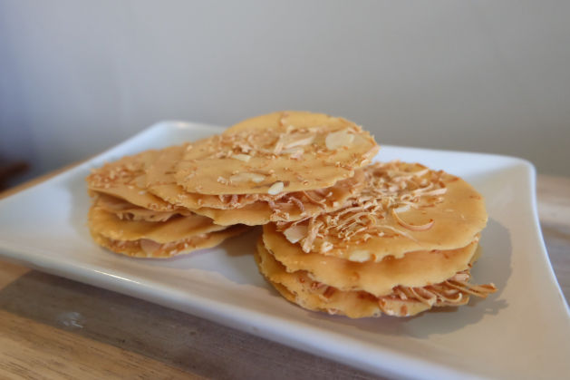 Almond Crispy Cheese , 1. Nasi Goreng Jancuk, 2. Sego Sambel Khas Surabaya, 3. Nasi Cumi Nikmat Surabaya, 4. Nasi Campur Tambak Bayan, 5. Nasi Empal Pengampon, 6. Nasi Krawu Surabaya, 7. Rujak Cingur Khas Surabaya, 8. Tahu Tek Surabaya, 9. Pecel Semanggi, 10. Sate Klopo, 11. Sate Lisidu, 12. Sate Karak, 13. Lontong Kupang, 14. Lontong Balap Paling Enak, 15. Mie Akhirat Kota SBY, 16. Mie Pecun, 17. Bebek Mercon, 18. Bebek Palupi, 19. Bebek Goreng Sinjay, 20. Bebek Tugu Pahlawan, 21. Rawon Kalkulator Taman Bungkul, 22. Rawon Setan Khas Surabaya, 23. Belut Spesial Khas Surabaya, 24. Soto Lamongan Cak Har, 25. Kepiting Cak Gundul, 26. Tahu Campur , 27. Surabaya Snowcake , 28. Almond Crispy Cheese, 29. Es Krim Zangrandi , 30. Soto Gubeng, 31. Pohong Tata, 32. Lapis Surabaya, 33. Sirup Bogem Mangrove