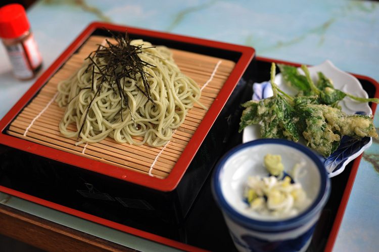 Ashitaba tempura via Tokyobling.wordpresscom, Informasi Dasar, Sekilas Tentang Kepulauan Izu, Daya Tarik Oshima, Aktivitas Seru & Tempat Wisata di Oshima, Cara Mengakses Oshima, Tips dan Informasi Penting